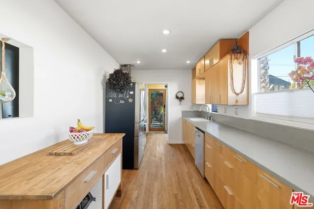 $1,599,000 | 12909 Ida Avenue, Los Angeles, CA 90066