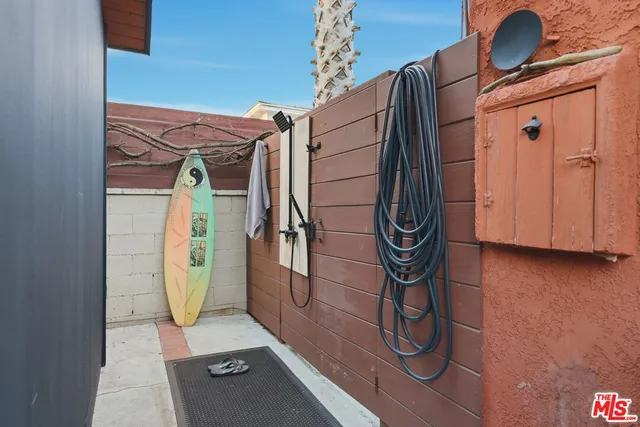 $1,599,000 | 12909 Ida Avenue, Los Angeles, CA 90066