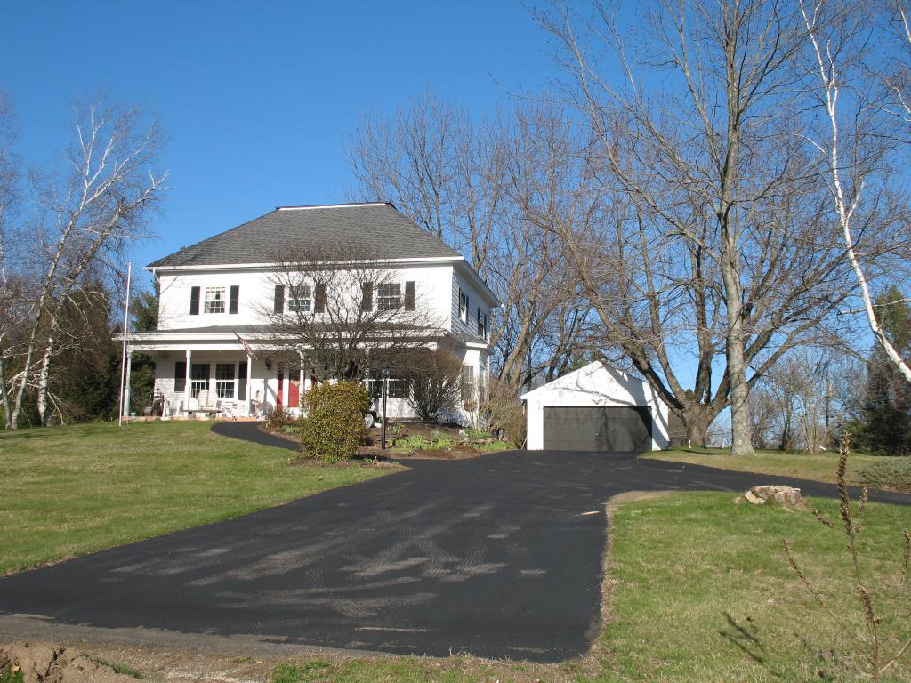 43 Mammoth Road Hooksett, NH 03106 - Photo 1 of 6