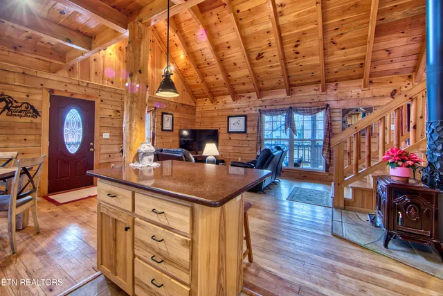 $639,000 | 250 Briar Point Road, Allardt, TN 38504