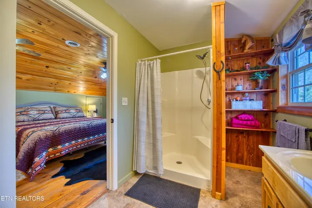 $639,000 | 250 Briar Point Road, Allardt, TN 38504