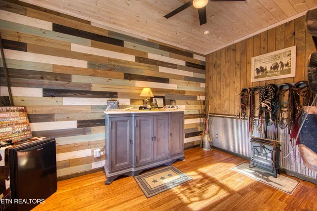 $639,000 | 250 Briar Point Road, Allardt, TN 38504