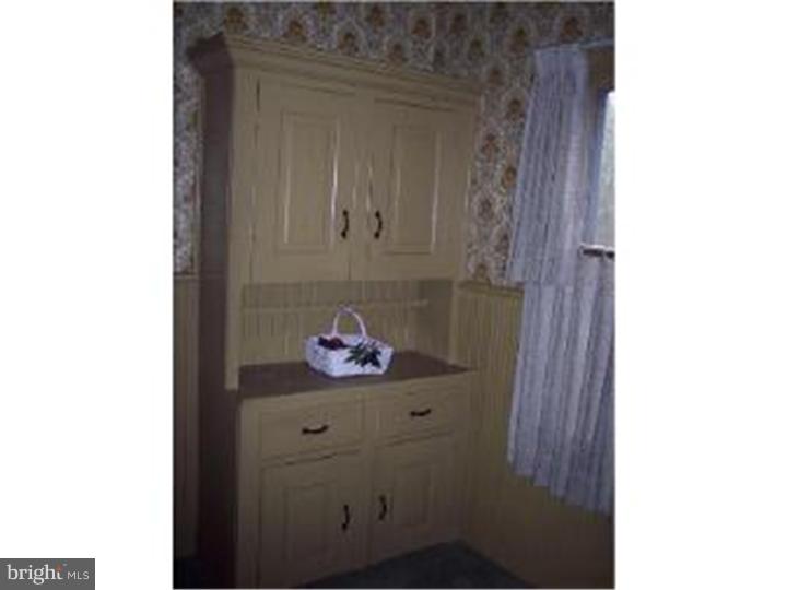 48 Dickert Road Quakertown, PA 18951 - Photo 11 of 25 Family Room