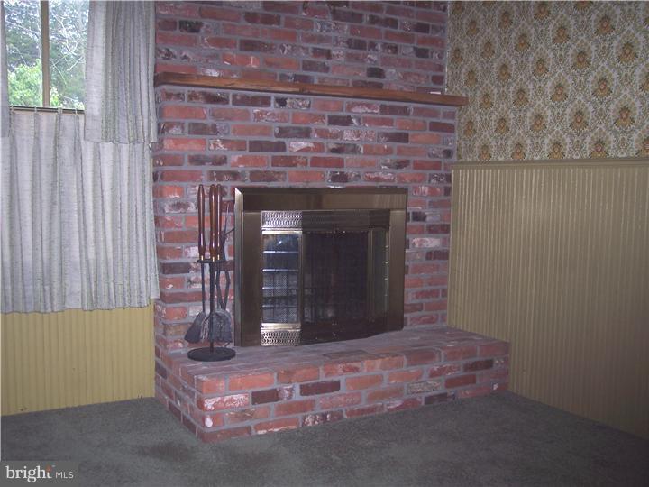 48 Dickert Road Quakertown, PA 18951 - Photo 13 of 25 Living Room