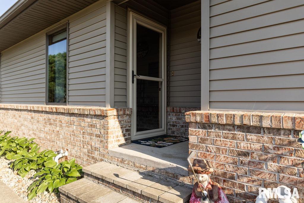 23179 North Arrow Road Cuba, IL 61427 - Photo 5 of 72 Gallery Image 5