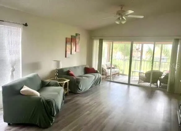 $160,000 | 4210 Caddie Drive East, Unit 201, Bradenton, FL 34203