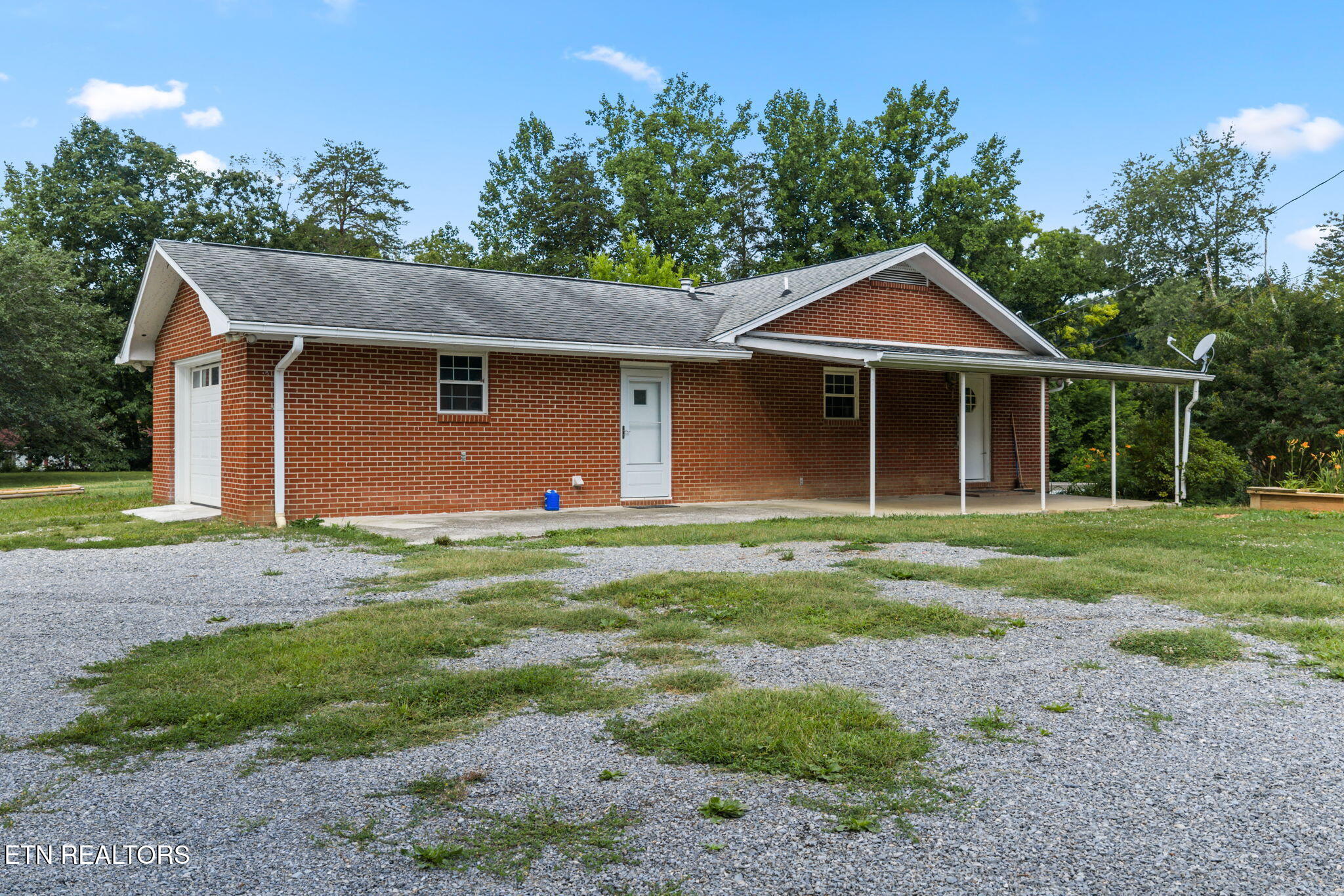 260 Long Hollow Road Clinton, TN 37716 - Photo 2 of 47 1-web-or-mls-620 Long Hollow-003