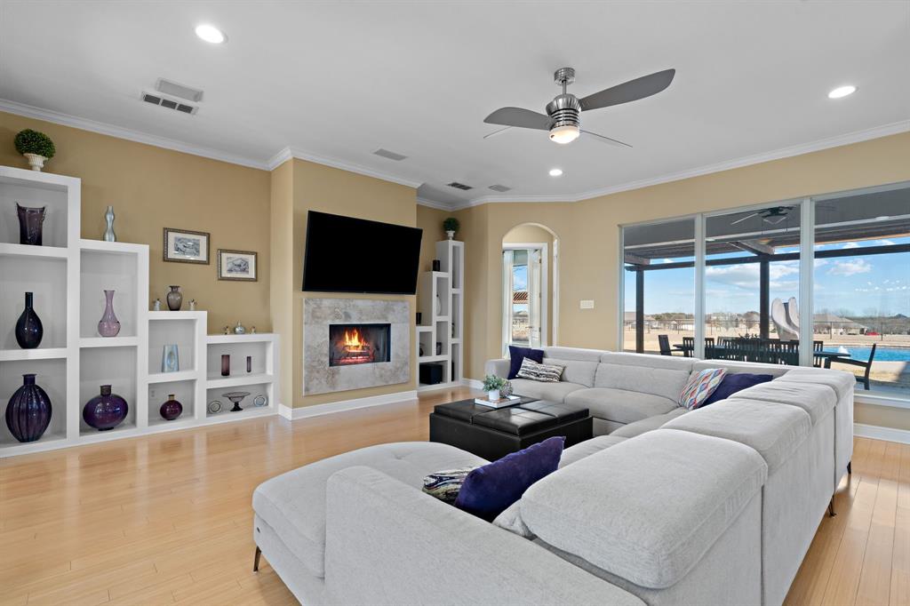 100 Wapiti Drive Azle, TX 76020 - Photo 3 of 39