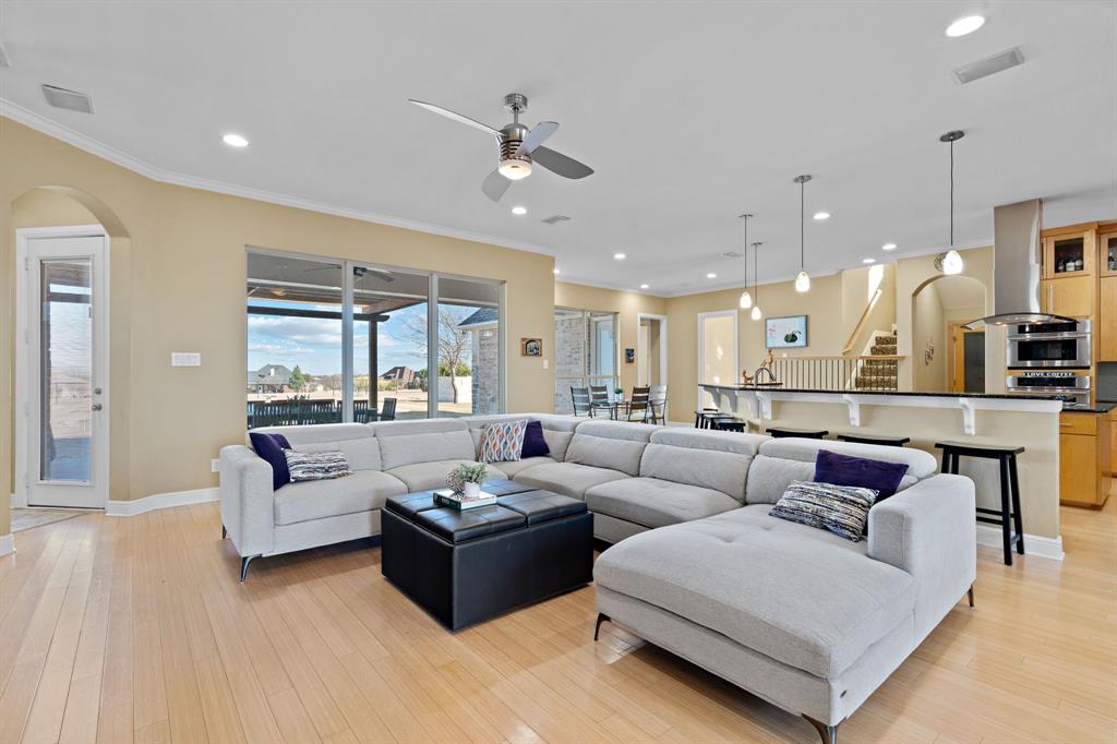 100 Wapiti Drive Azle, TX 76020 - Photo 4 of 39