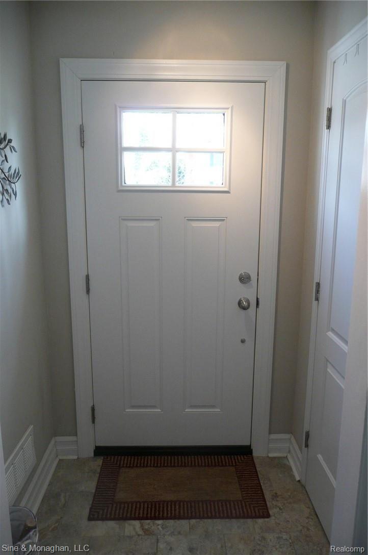 1135 Fairholme Road Grosse Pointe, MI 48236 - Photo 30 of 57 1135-16.JPG