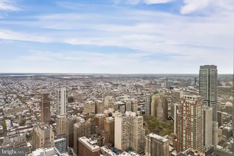$1,100,000 | 50 South 16th Street, Unit 4210, Philadelphia, PA 19103