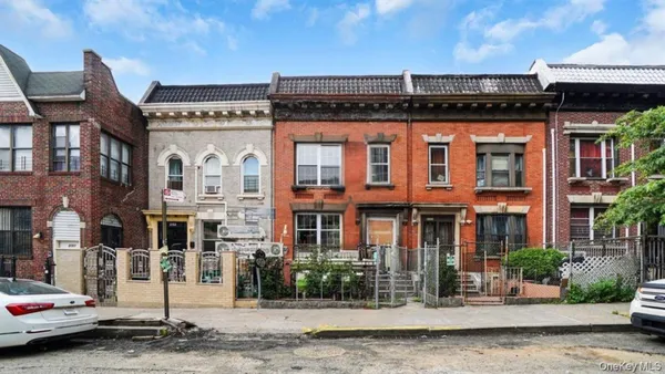 $899,000 | 2155 Walton Avenue | Fordham Heights