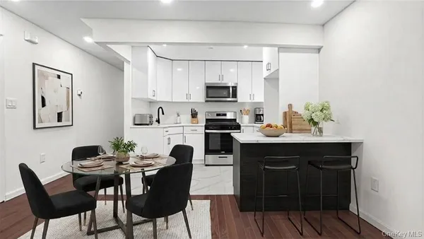 $899,000 | 2155 Walton Avenue | Tremont