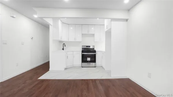 $899,000 | 2155 Walton Avenue | Tremont