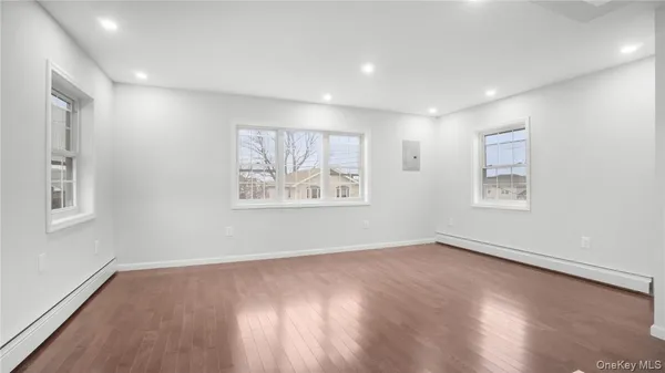 $899,000 | 2155 Walton Avenue | Tremont