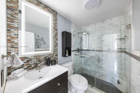 $885,000 | 10025 Southwest 83rd Street, Miami, FL 33173