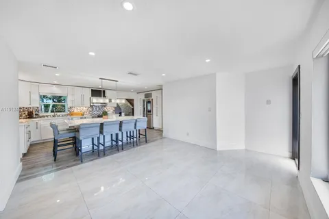 $885,000 | 10025 Southwest 83rd Street, Miami, FL 33173