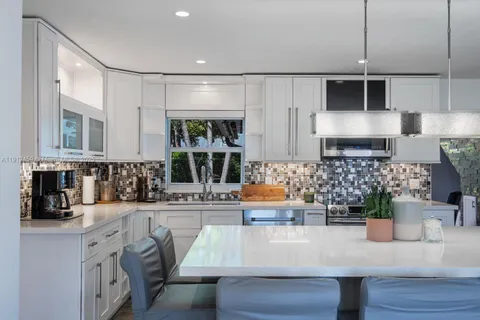 $885,000 | 10025 Southwest 83rd Street, Miami, FL 33173