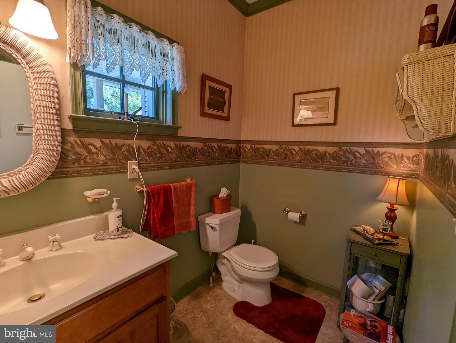 570 Cloverleaf Road York, PA 17406 - Photo 32 of 50