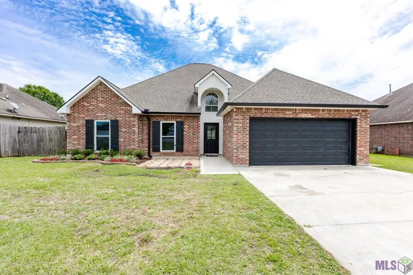 $262,000 | 35946 Wilmington Avenue, Denham Springs, LA 70706