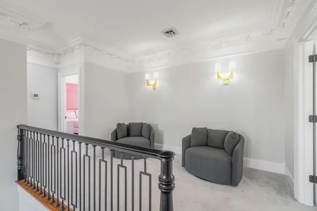 a view of livingroom with furniture