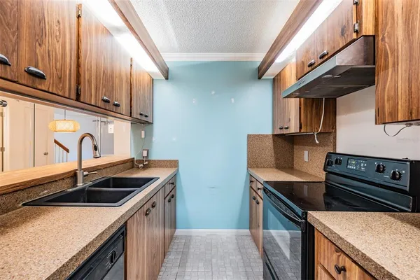 $2,000 | 2710 4th Court, Unit 71D, Palm Harbor, FL 34684