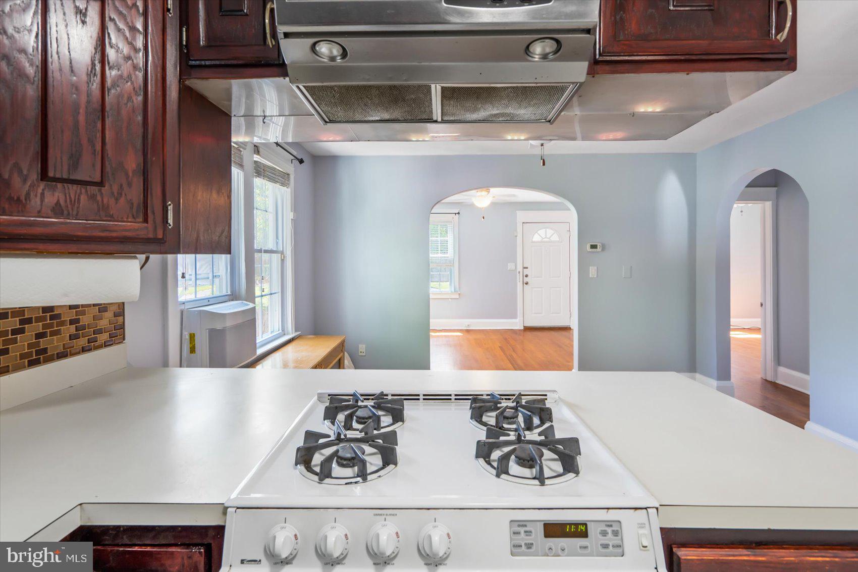 2006 Windsor Place Baltimore, MD 21207 - Photo 15 of 50 Kitchen