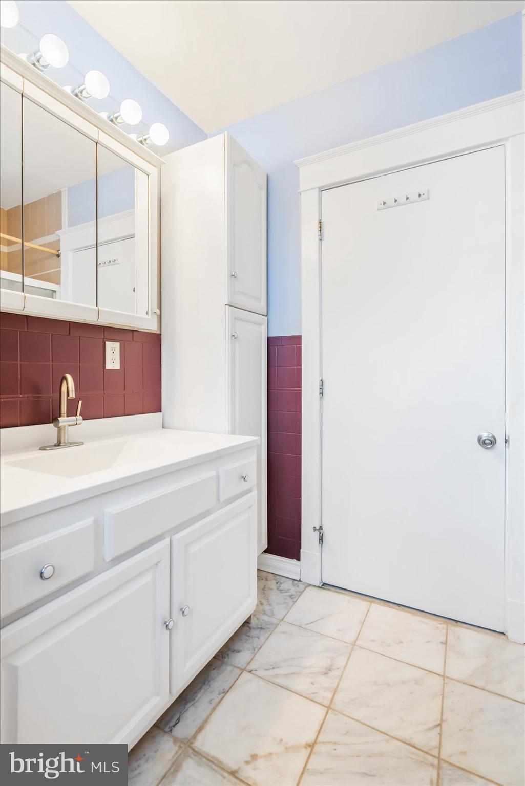 2006 Windsor Place Baltimore, MD 21207 - Photo 18 of 50 Main Level Bathroom