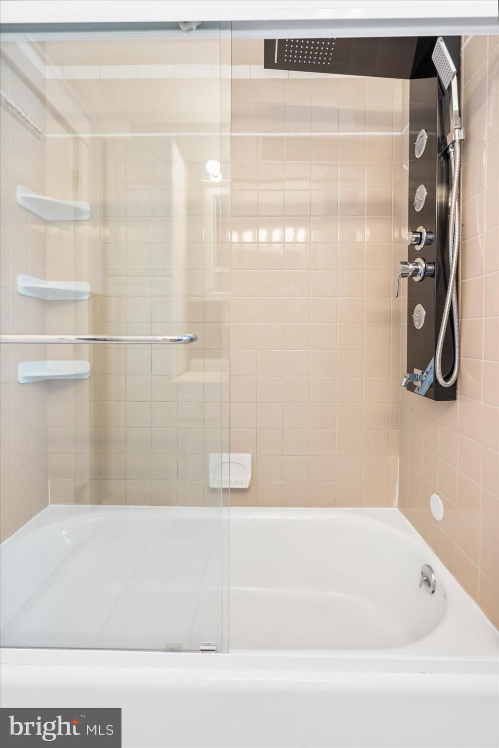 2006 Windsor Place Baltimore, MD 21207 - Photo 19 of 50 Main Level Bathroom