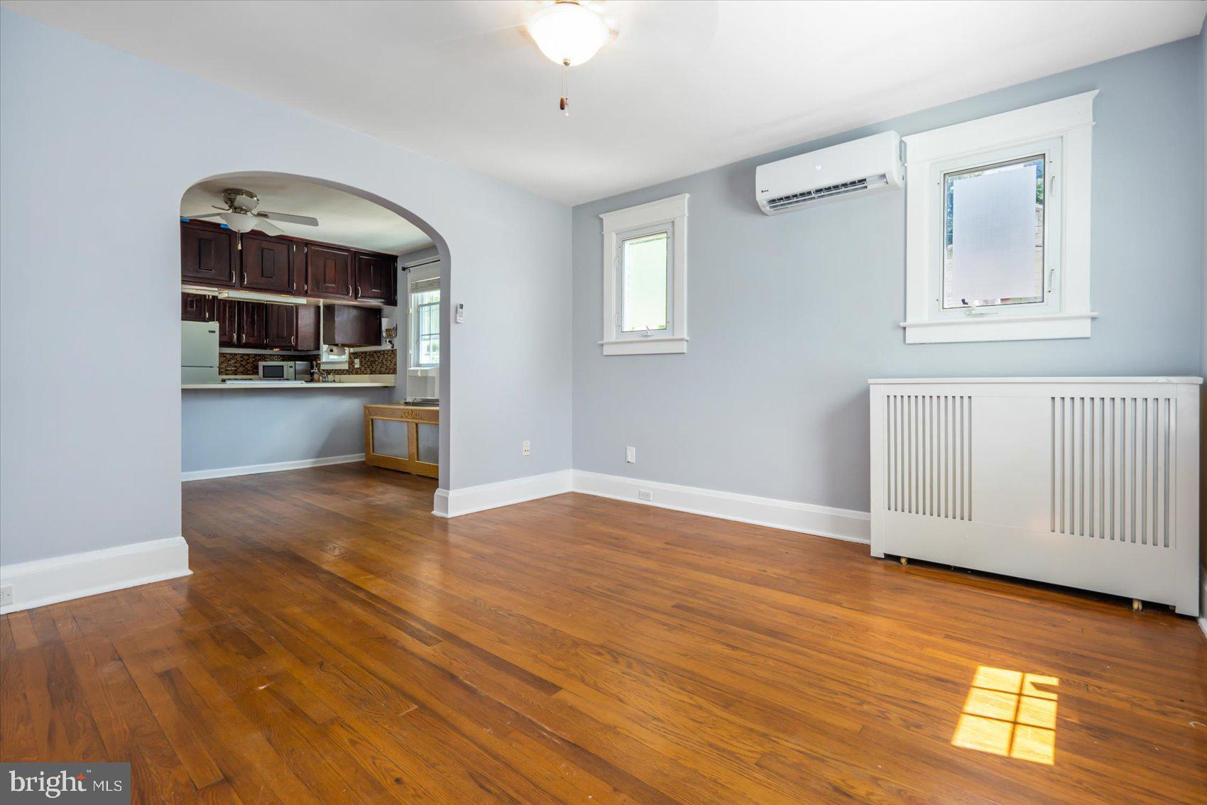 2006 Windsor Place Baltimore, MD 21207 - Photo 5 of 50 Living Room