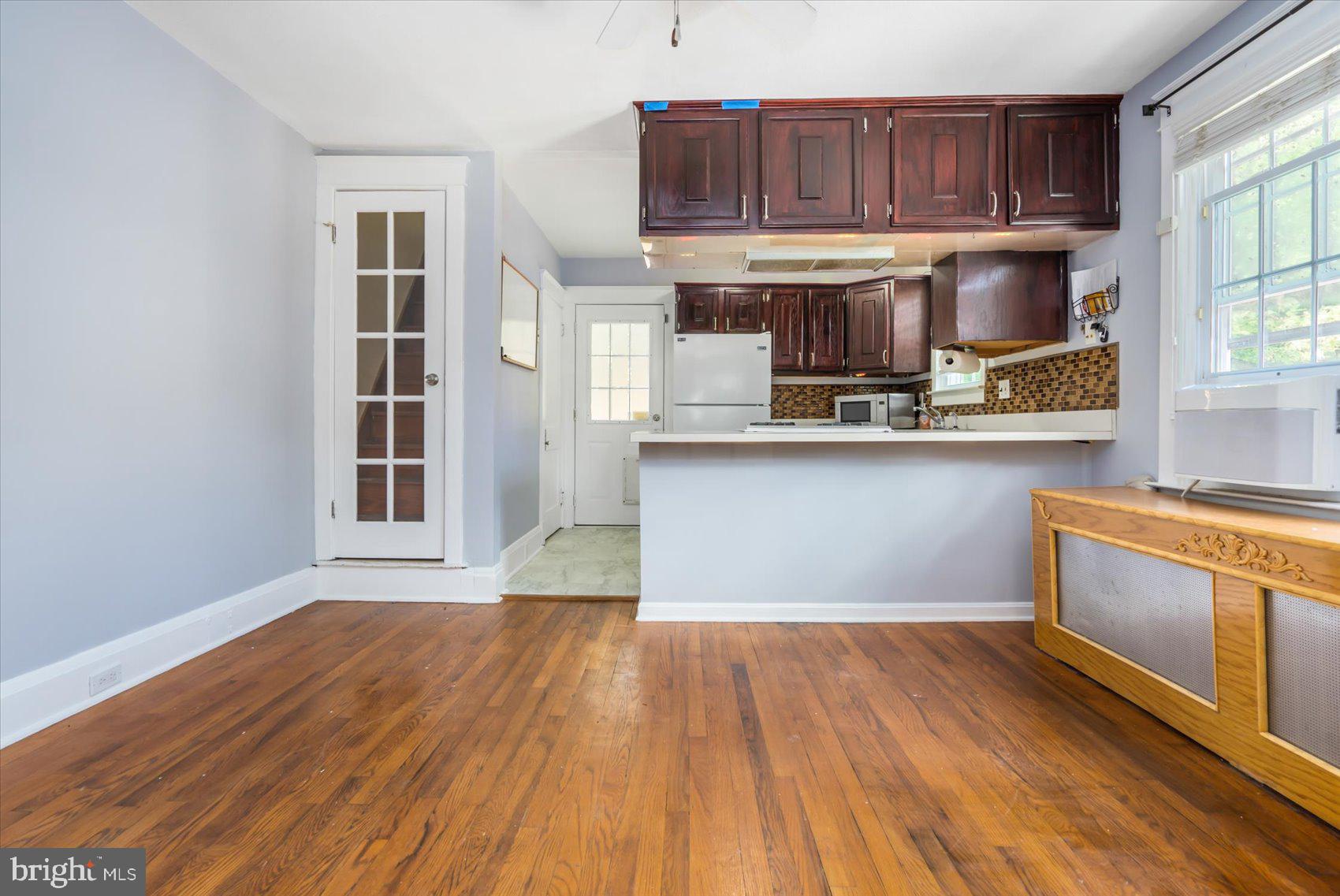 2006 Windsor Place Baltimore, MD 21207 - Photo 8 of 50 Dining Room