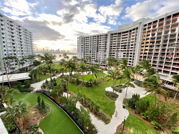 $3,500 | 1500 Bay Road, Unit 1164S, Miami Beach, FL 33139