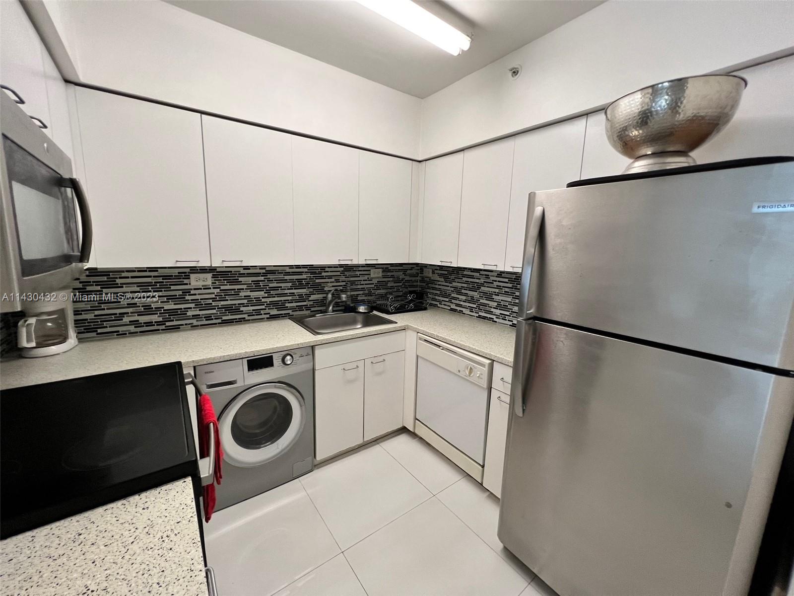 1500 Bay Road, Unit 1164S Miami Beach, FL 33139 - Photo 5 of 22