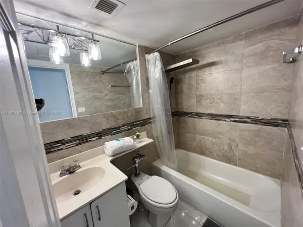 $3,500 | 1500 Bay Road, Unit 1164S, Miami Beach, FL 33139