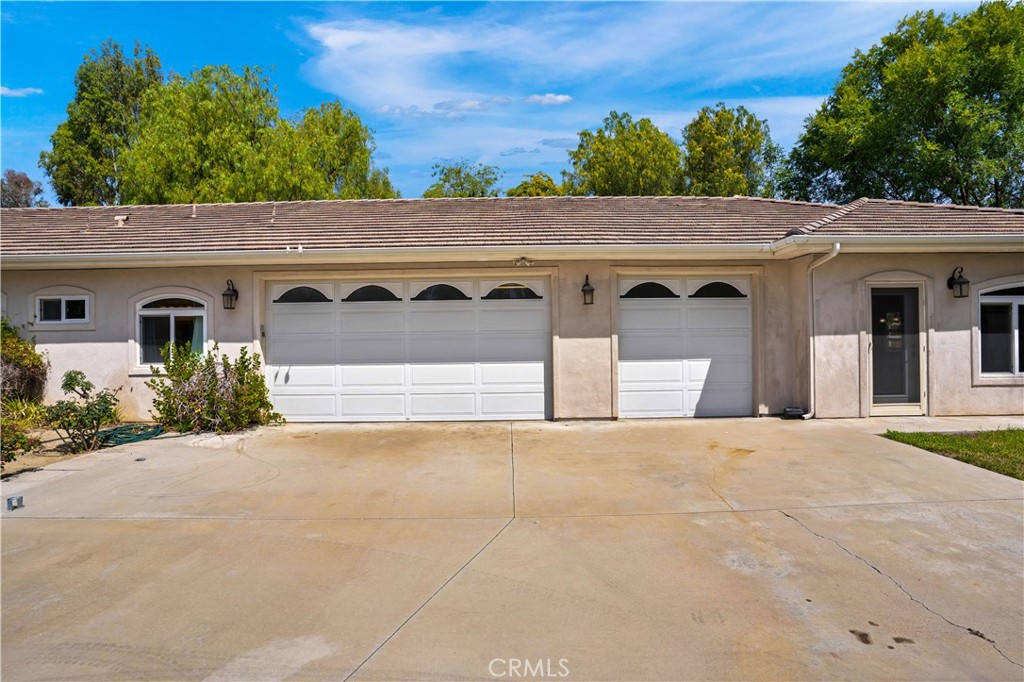 29781 Pasada Road Temecula, CA 92591 - Photo 12 of 58 Garages