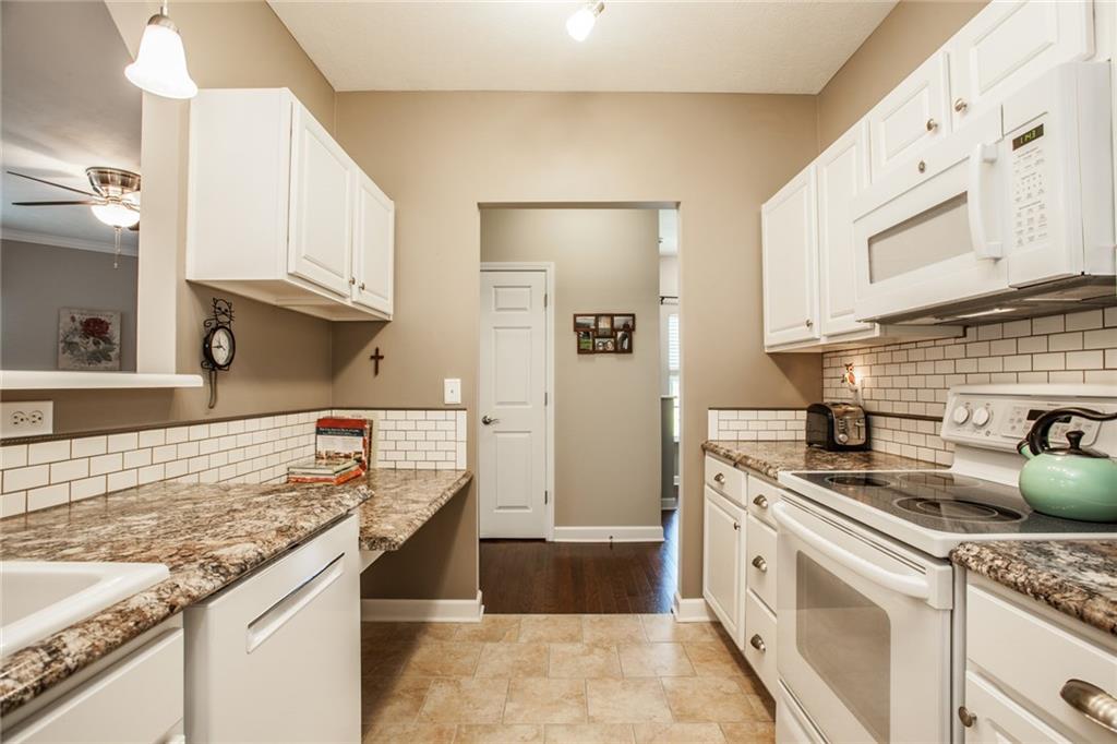 1431 Shadow Ridge Road, Unit F Indianapolis, IN 46280 - Photo 6 of 20 Gallery Image 6