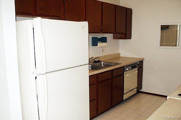 Kitchen photo # 2