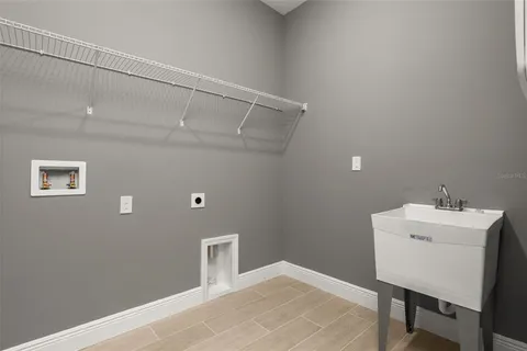 $334,990 | 985 Fiesta Key Circle, Lady Lake, FL 32159