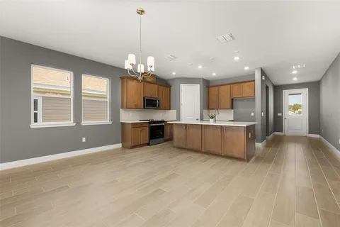 $334,990 | 985 Fiesta Key Circle, Lady Lake, FL 32159