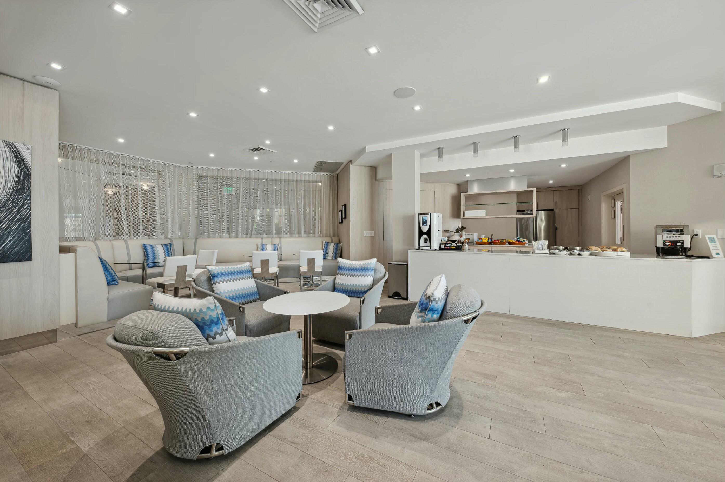 300 Southeast 5th Avenue, Unit 6010 Boca Raton, FL 33432 - Photo 24 of 34 Social room
