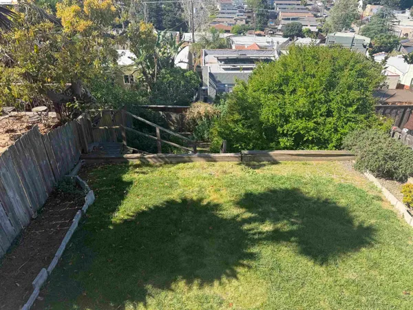 $3,850 | 3281 Madera Avenue, Oakland, CA 94619
