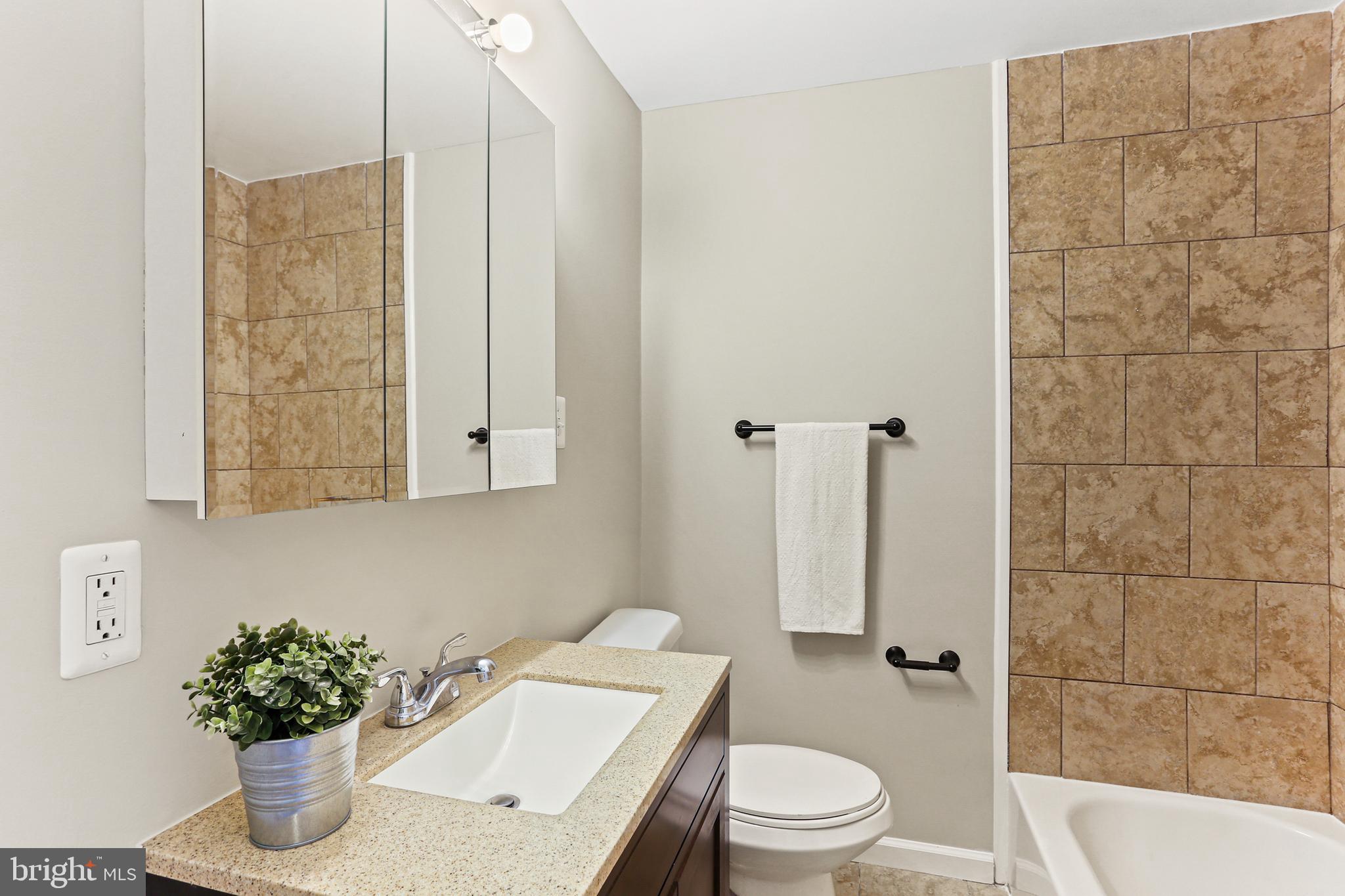 1710 Brookview Road Dundalk, MD 21222 - Photo 13 of 34 Centrally located first floor full bath