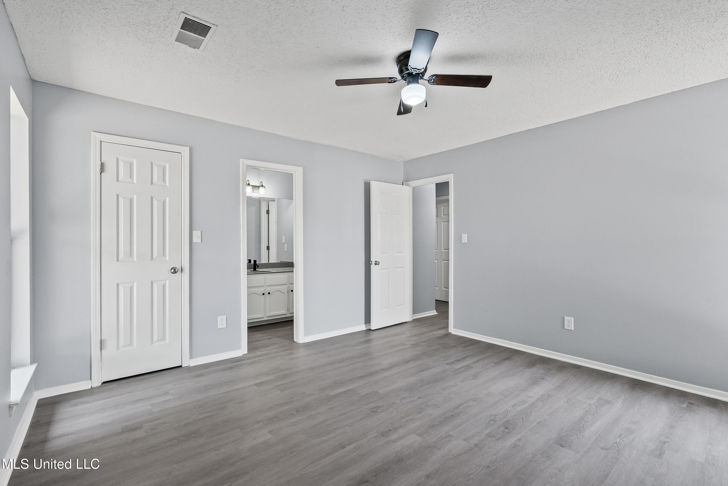 111 Floyd Circle Senatobia, MS 38668 - Photo 8 of 17 dsc02678