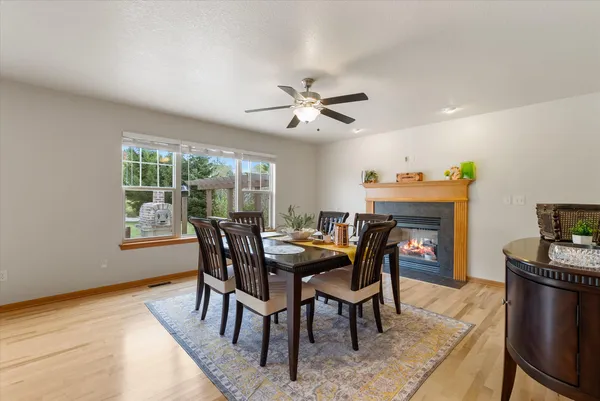 $949,900 | W273N2420 Arlington Court, Pewaukee, WI 53072