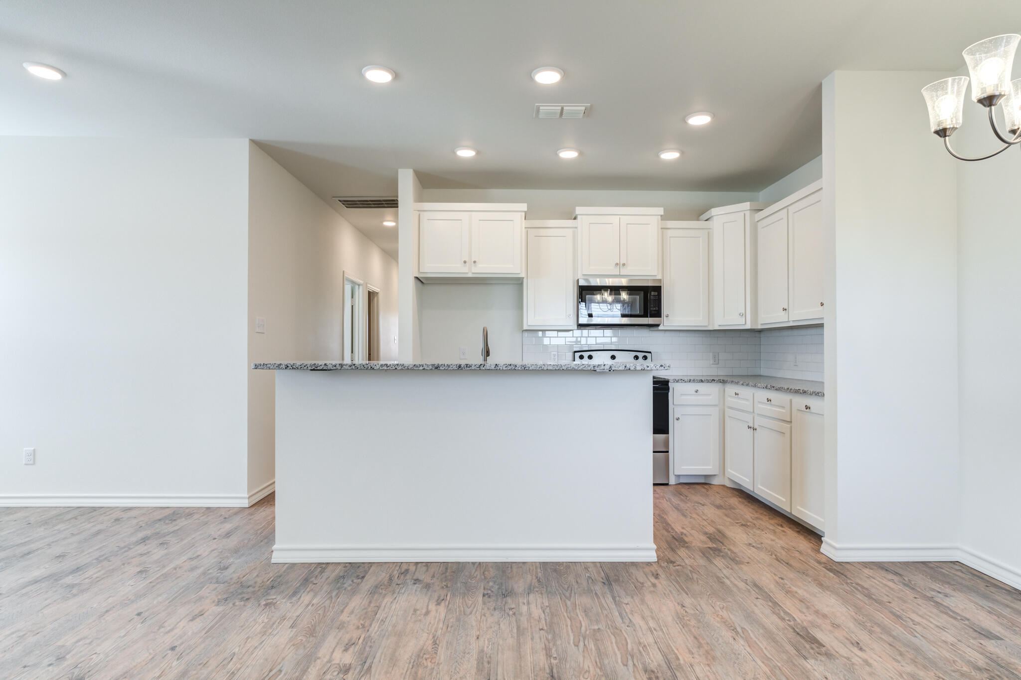 1207 Bryan Avenue Wolfforth, TX 79382 - Photo 11 of 30 Breakfast bar