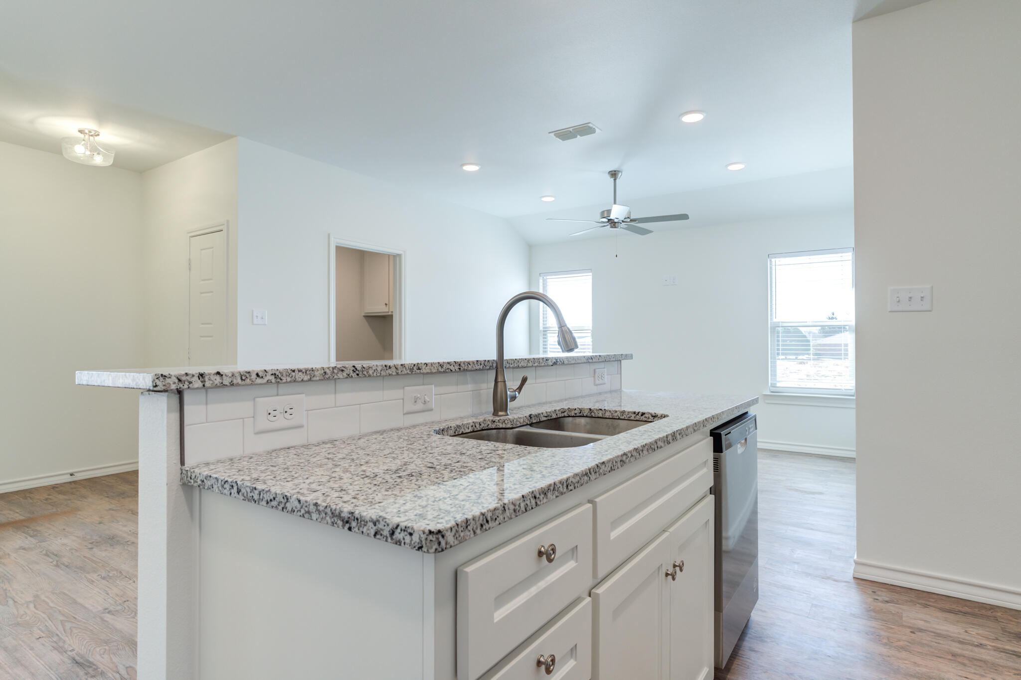 1207 Bryan Avenue Wolfforth, TX 79382 - Photo 13 of 30 Granite