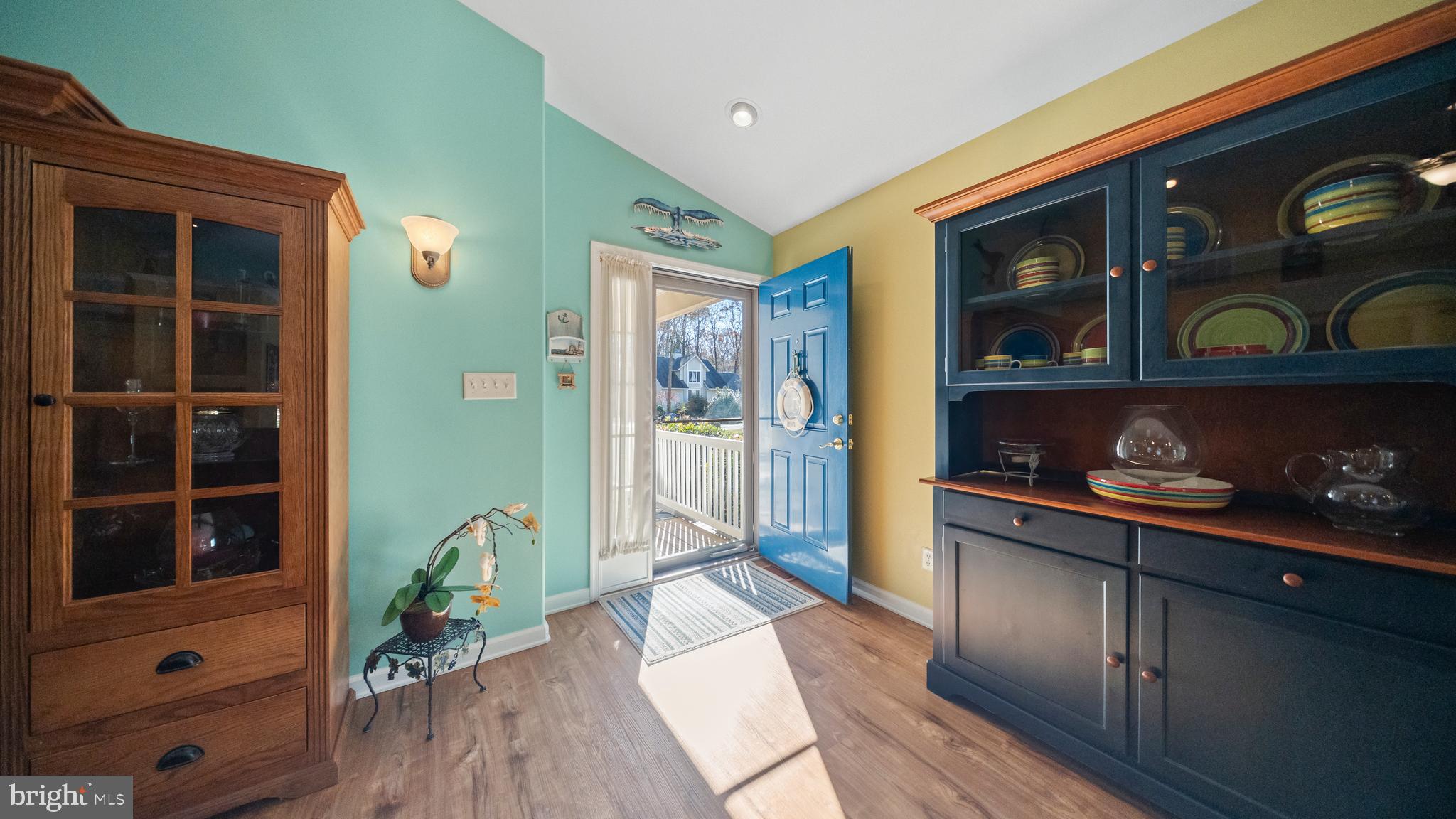 128 Sandyhook Road Ocean Pines, MD 21811 - Photo 5 of 37 a living room with furniture