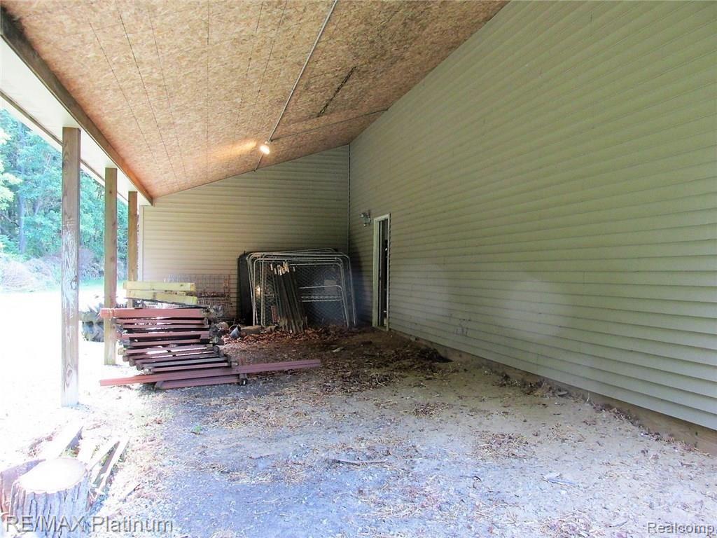 3215 Rafferty Drive Howell, MI 48843 - Photo 51 of 53 15 X 40' LEANTO AT REAR OF BARN