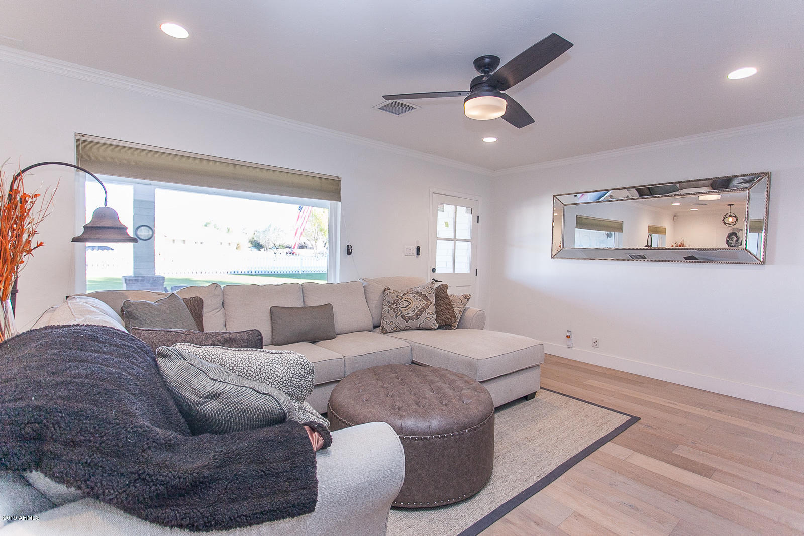 4301 East Osborn Road Phoenix, AZ 85018 - Photo 21 of 32 Living Room