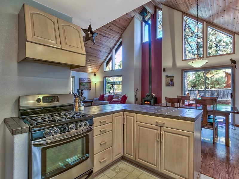 10487 Red Fir Road Truckee, CA 96161 - Photo 12 of 14 Gallery Image 12